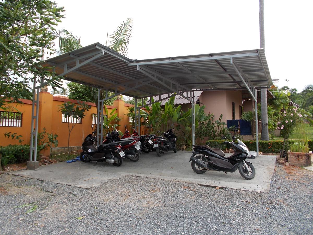Bee Nat Garden Resort Bang Rak Beach  Exterior photo