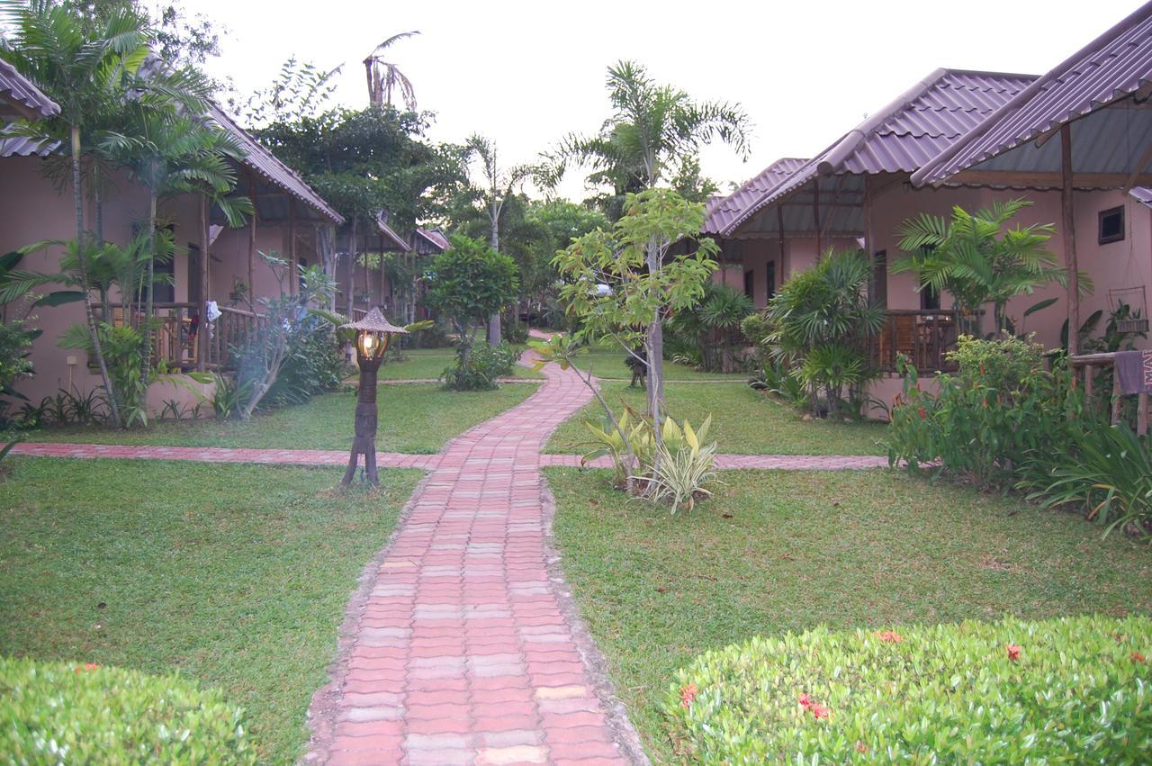 Bee Nat Garden Resort Bang Rak Beach  Exterior photo